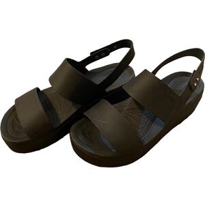 EUC CROCS Brooklyn Low Wedge